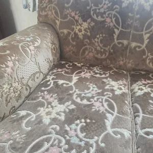 Solid 'Hampton' 3 seater settee