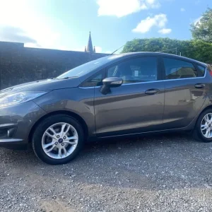 2015 Ford Fiesta 1.25 Zetec Euro 6 5dr HATCHBACK Petrol Manual - Image 4