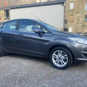 2015 Ford Fiesta 1.25 Zetec Euro 6 5dr HATCHBACK Petrol Manual - Image 5