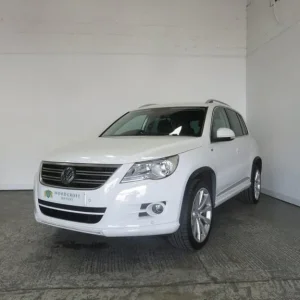 VOLKSWAGEN TIGUAN 2.0 TDI R-Line 4WD Euro 5 5dr 2010 - Image 2