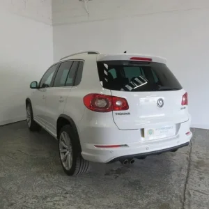 VOLKSWAGEN TIGUAN 2.0 TDI R-Line 4WD Euro 5 5dr 2010 - Image 7