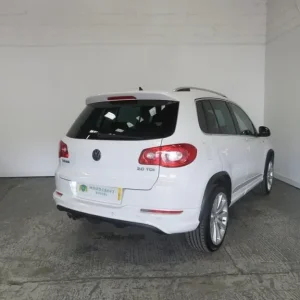 VOLKSWAGEN TIGUAN 2.0 TDI R-Line 4WD Euro 5 5dr 2010 - Image 8