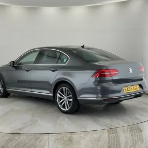 2015 Volkswagen Passat 2.0 TDI BlueMotion Tech GT Saloon 4dr Diesel Manual Euro 6 (s/s) (150 ps) ... - Image 4