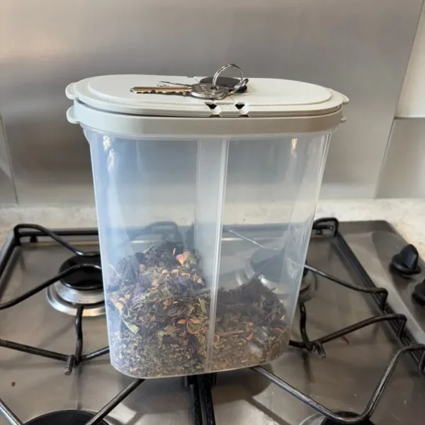 Kitchen containers x6