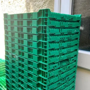 Collapsable stackable storage crates - Image 4