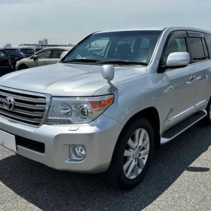 TOYOTA LAND CRUISER AMAZON ZX 4.6 V8 PETROL 2014 24K MILES 1 OWNER FROM NEW - Image 6