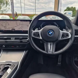 2022 BMW 3 Series 330e M Sport Touring ESTATE Petrol/Electric Hybrid Automatic - Image 6