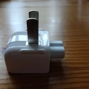 Apple USA 2-pin mains plug and power adapter - Image 4