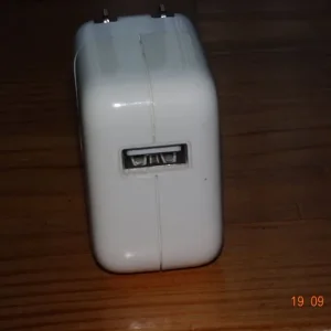Apple USA 2-pin mains plug and power adapter - Image 6