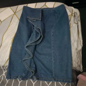 Denim skirt (size 16)