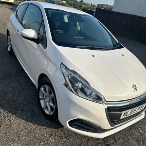 Peugeot, 208, Hatchback, 2015, Manual, 999 (cc), 3 doors - Image 2