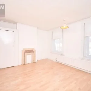 Spacious 4 Double Bed 2 bath house on Ley St, Ilford IG2