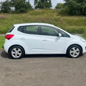 KIA VENGA 2 CRDI 1.4L (2012) £35 tax 5 door family car with tow bar. - Image 3