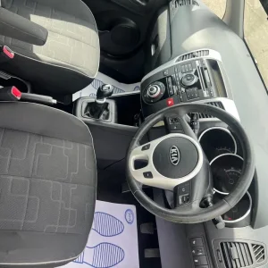 KIA VENGA 2 CRDI 1.4L (2012) £35 tax 5 door family car with tow bar. - Image 7