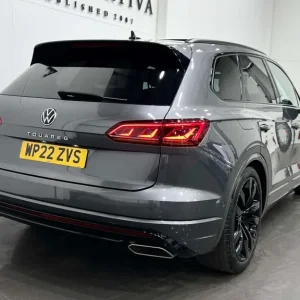 2022 Volkswagen Touareg 3.0 Touareg V6 Black Edition TSi Auto 4WD 5dr SUV Petrol Automatic - Image 5