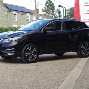 Nissan Qashqai 1.3 DiG-T 160 [157] N-Connecta 5dr DCT Glass Roof Petrol - Image 4