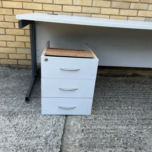 2 office tables 1800mm x 800mm - Image 6