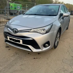 Toyota Avensis 2016 1.6 Diesel Manual 4-door - Image 3