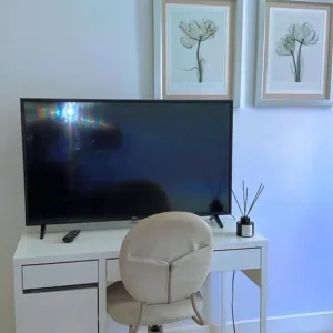 CLEAN TWO BEDROOM FLAT IN CHIGWELL - IG7 5PS FOR JUST £1990pcm (AVAILABLE NOW) - Image 5