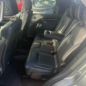 2019 Land Rover Discovery SI4 HSE Estate Petrol Automatic - Image 6