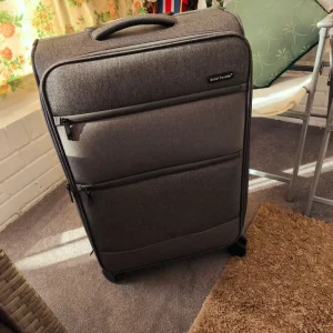 Medium 24-inch suitcase - Image 6