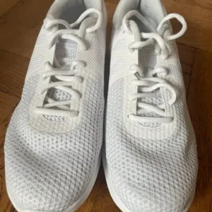 Nike women’s size 8 trainers - Image 2