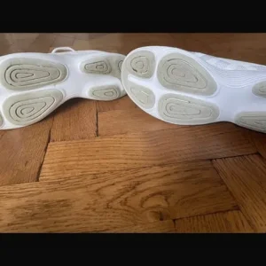 Nike women’s size 8 trainers - Image 4