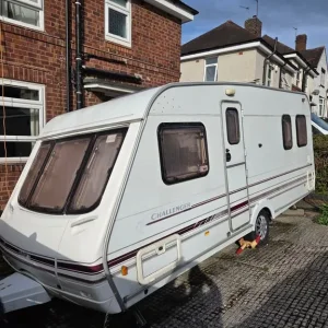 Swift challenger 500se fixed bed