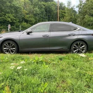 Lexus ES300h F-Sport CVT 2020 - Image 4