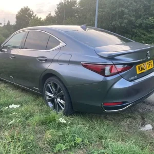 Lexus ES300h F-Sport CVT 2020 - Image 5