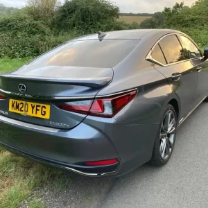Lexus ES300h F-Sport CVT 2020 - Image 7