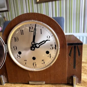 Foreign Westminister Chime Art Deco Mantel Clock With Key. - Image 4