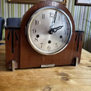 Foreign Westminister Chime Art Deco Mantel Clock With Key. - Image 5
