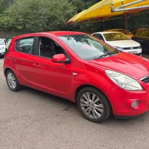 2009 Hyundai i20 CRDI STYLE Hatchback Diesel Manual - Image 2