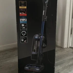 Shark Vacuum Cleaner - Image 2