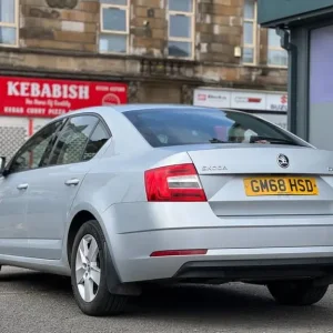 2019 Skoda Octavia 1.0 TSI GPF SE Hatchback 5dr Petrol DSG Euro 6 (s/s) (115 ps) Hatchback Petrol... - Image 4