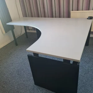 Managers corner office desks extra - Image 2