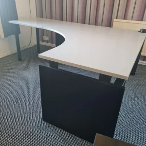 Managers corner office desks extra - Image 4