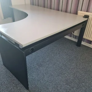 Managers corner office desks extra - Image 5