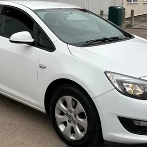 2015 Vauxhall Astra Design 1.6 CDTI ecoFLEX ULEZ FREE ONLY £20 Year Road Tax - Image 7