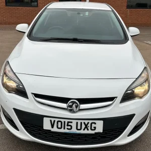 2015 Vauxhall Astra Design 1.6 CDTI ecoFLEX ULEZ FREE ONLY £20 Year Road Tax - Image 8