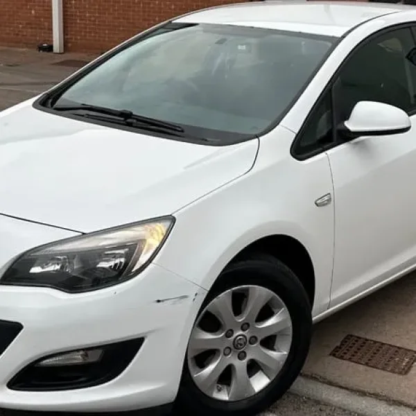2015 Vauxhall Astra Design 1.6 CDTI ecoFLEX ULEZ FREE ONLY £20 Year Road Tax