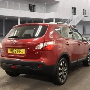 2012 Nissan Qashqai 1.5 dCi n-tec+ 2WD Euro 5 5dr HATCHBACK Diesel Manual - Image 4