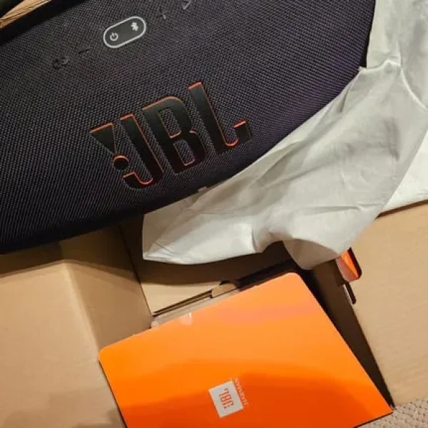 🔊 For Sale: JBL Boombox 3 – Like New 🔊