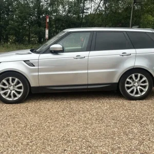 2017 Land Rover Range Rover Sport 2.0 SD4 HSE SUV 5dr Diesel Auto 4WD Euro 6 (s/s) (240 ps) ESTAT... - Image 3