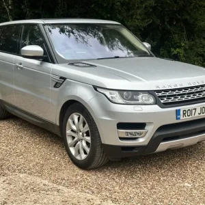 2017 Land Rover Range Rover Sport 2.0 SD4 HSE SUV 5dr Diesel Auto 4WD Euro 6 (s/s) (240 ps) ESTAT... - Image 5