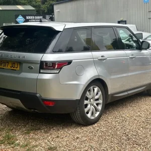 2017 Land Rover Range Rover Sport 2.0 SD4 HSE SUV 5dr Diesel Auto 4WD Euro 6 (s/s) (240 ps) ESTAT... - Image 8