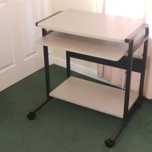 Desk / Table computer workstation