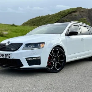 2016 Skoda Octavia 2.0 TFSI vRS DSG Euro 6 (s/s) 5dr (SNav) ESTATE Petrol Automatic - Image 4