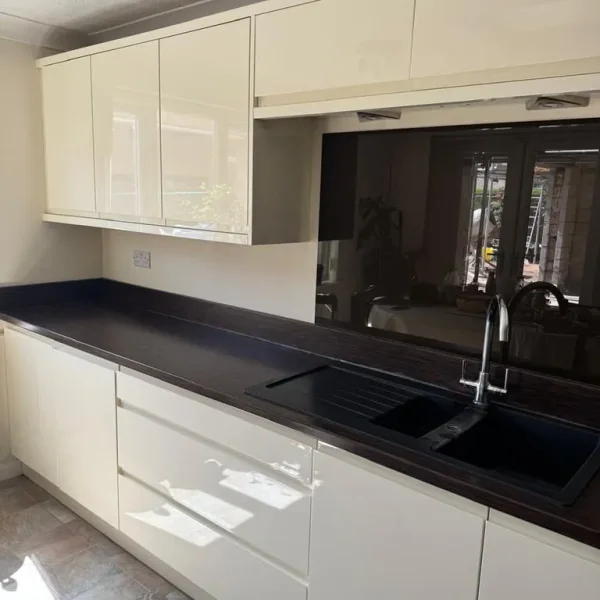 Full Kitchen including appliances